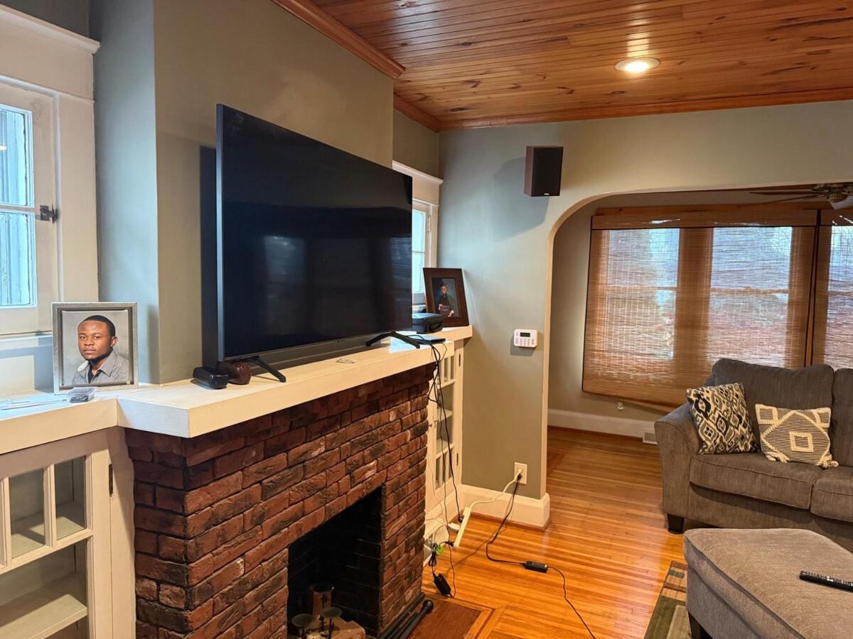 Holiday home 3 Bedroom Stylish House
