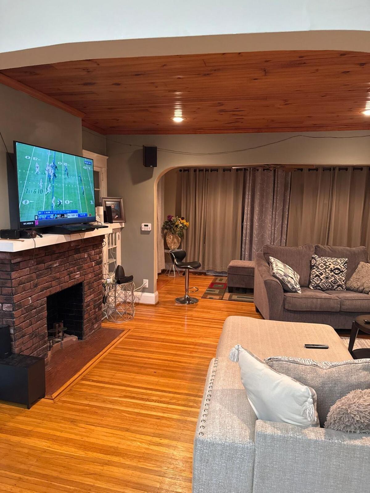 3 Bedroom Stylish House Buffalo