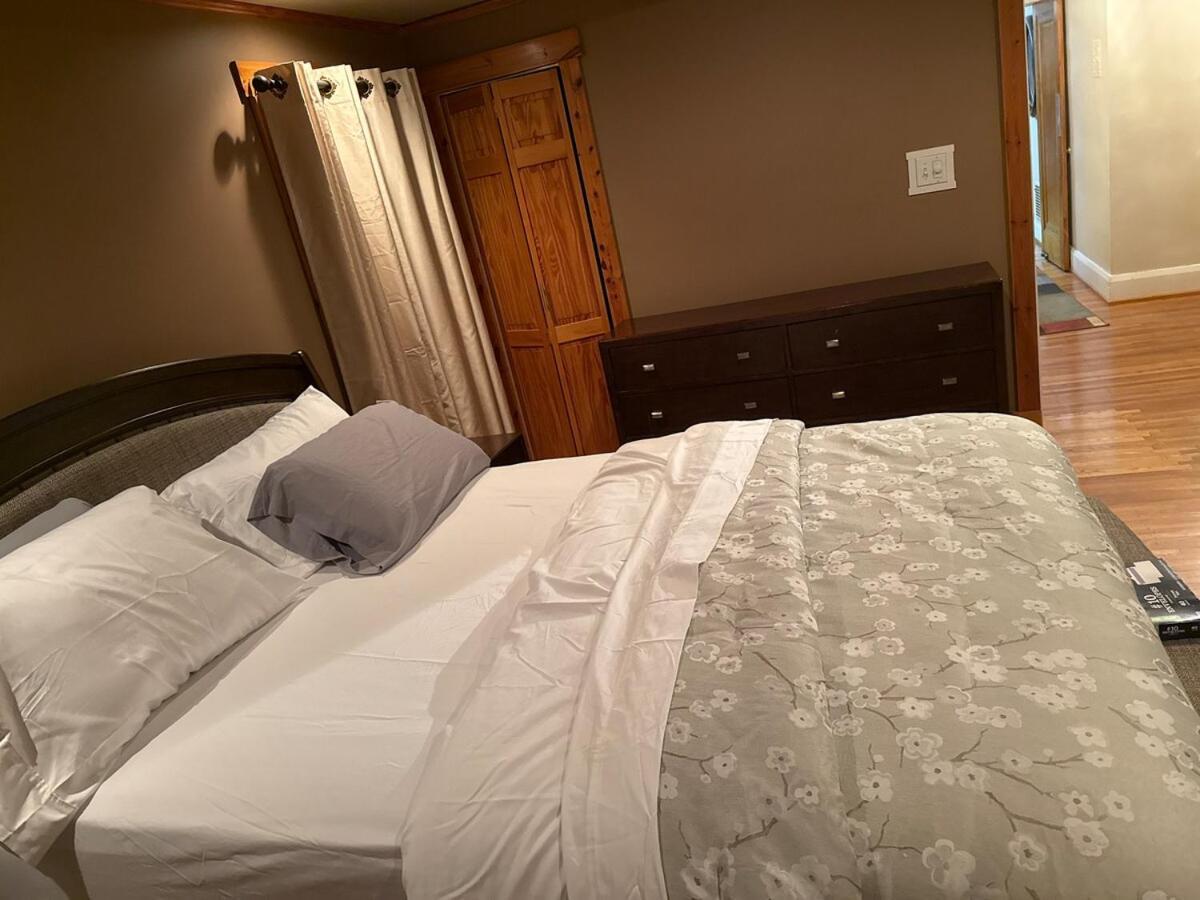 Holiday home 3 Bedroom Stylish House