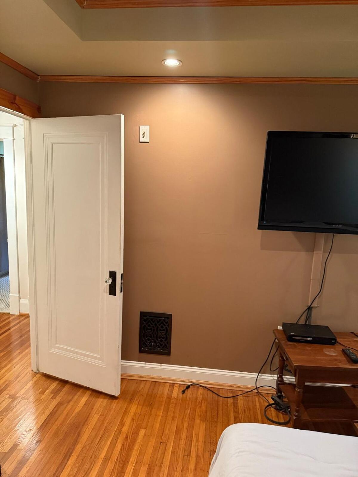 3 Bedroom Stylish House * Buffalo
