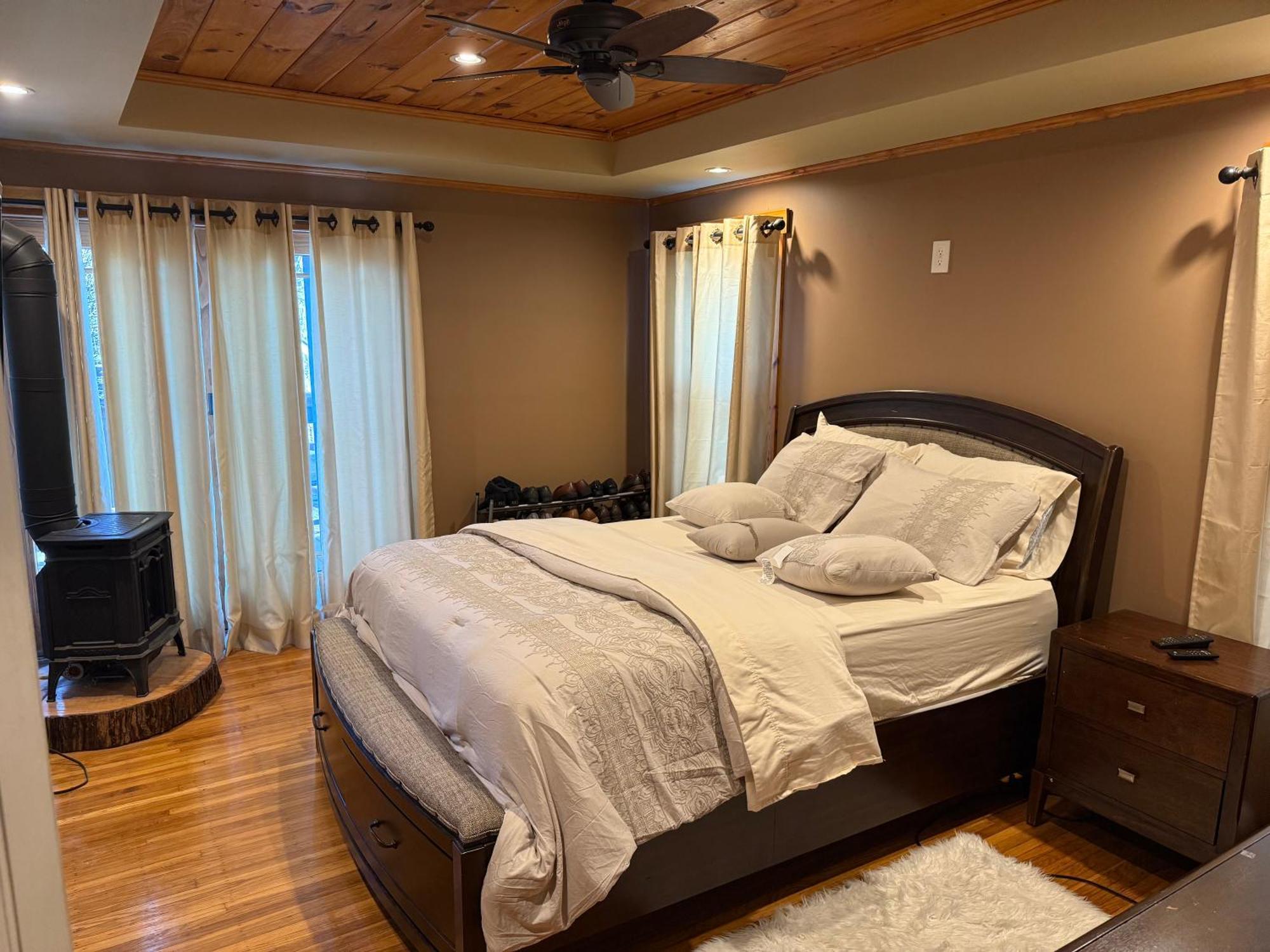 3 Bedroom Stylish House Holiday home Buffalo