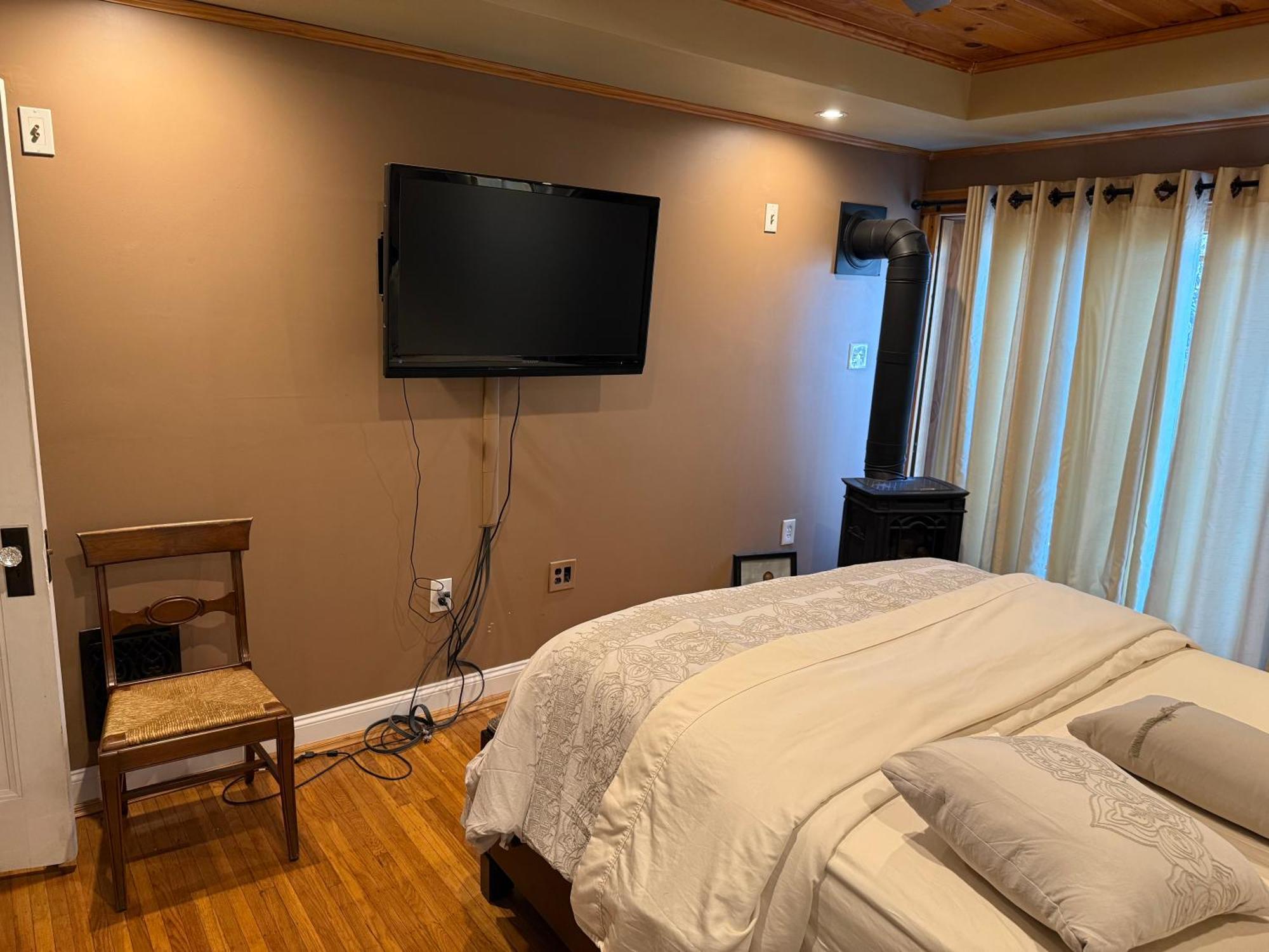 3 Bedroom Stylish House * Buffalo